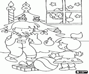 malvorlagen M�dchen entdecken ihre Geschenke unter dem Weihnachtsbaum und der Weihnachtsmann am Fenster ausmalbilder
