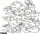 Gruppe von kindern, zeichnen und malen Weihnachten
