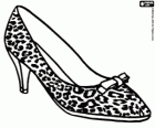 Ein Heel-Schuh mit Leopardenfell