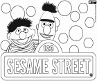 Ernie und Bert mit dem original englischen Logo von Sesame Street. Sesamstraße, die berühmte Tv-Bildungsserie hat 50 Staffeln erreicht. Die Protagonisten sind die bekannten Marionetten, de Muppets, eine Kreation von Jim Henson im Jahr 1969